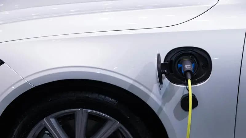 Der EU-Batteriepass 2026: Markttransparenz und Auswirkungen auf den Restwert